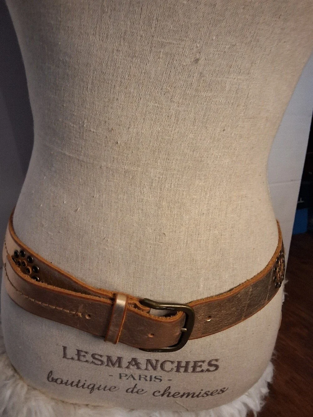 American Eagle Outfitters Distrsssed GoldWestern Metallic Leather Grommet Belt S